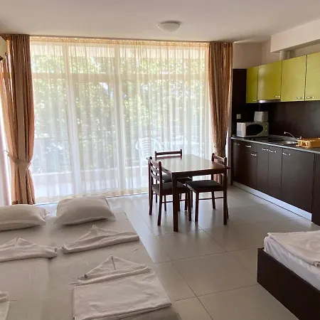 Kamelia Grand Apartments Aparthotel *
