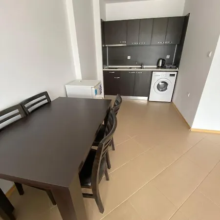 Kamelia Grand Apartments