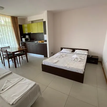 アパートホテル Kamelia Grand Apartments