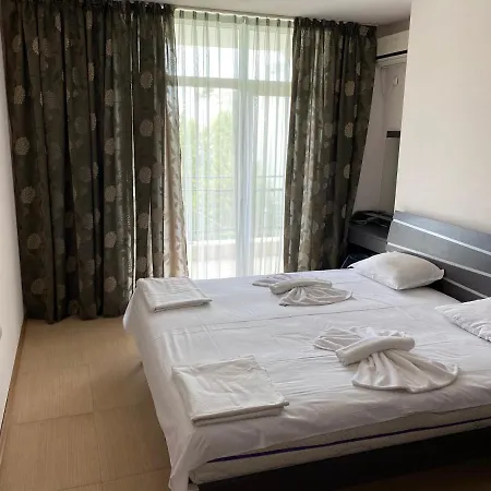 アパートホテル Kamelia Grand Apartments