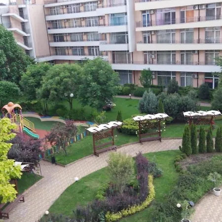 Kamelia Grand Apartments アパートホテル *